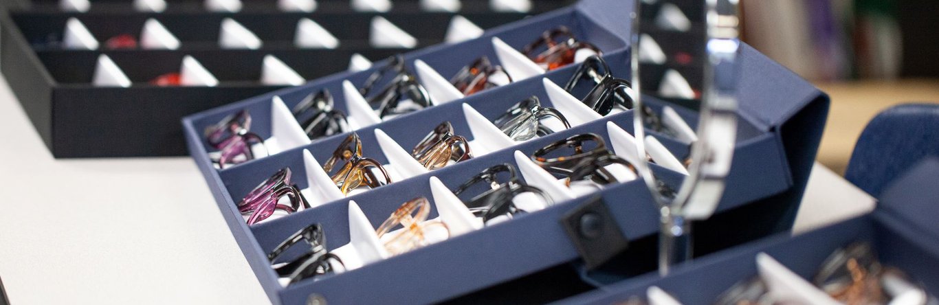 Tabletop eyeglass display